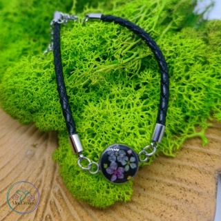 Bransoletka z  mini suszonymi kwiatuszkami w czerni 