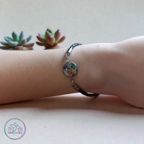 Bransoletka z  mini suszonymi kwiatuszkami