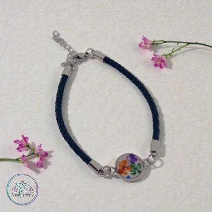 Bransoletka z  mini suszonymi kwiatuszkami