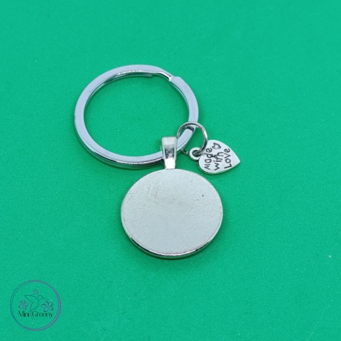 Brelok z kwiatem stokrotki