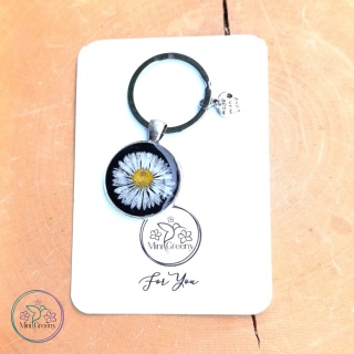 Brelok z kwiatem stokrotki