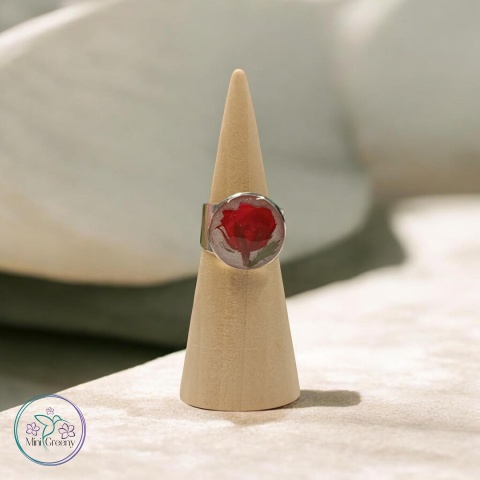 Pierścionek z kwiatem róży