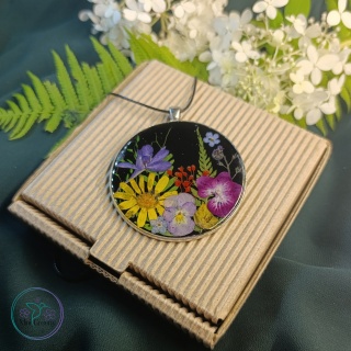 Duży wisior z kwiatami wiosny