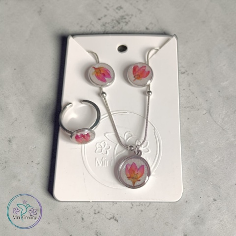 Komplet biżuterii z naturalnymi pąkami kwiatów