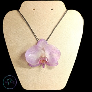 Wisiori z naturalnym storczykiem w żywicy