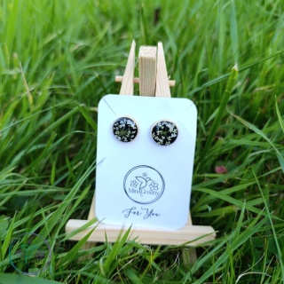 Czarne kolczyki z kwiatem marchwi