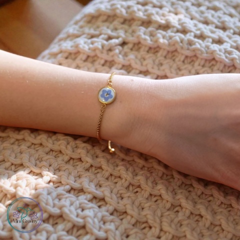 Niezapomniana bransoletka z niezapominajką w złocie