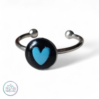 Regulowany pierścionek z niebieskim serduszkiem 