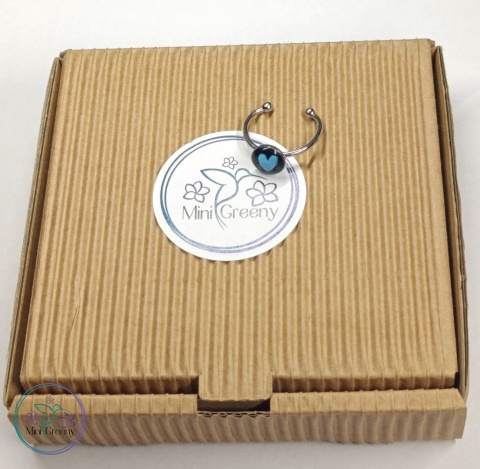 Regulowany pierścionek z niebieskim serduszkiem 