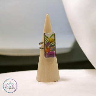 Pierścionek z suszonymi kwiatami