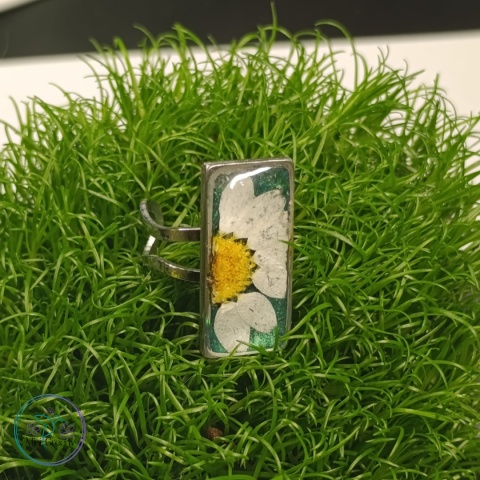 Pierścionek ze stokrotką