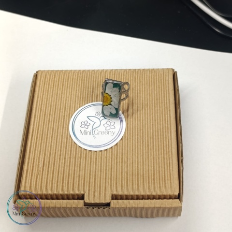 Pierścionek ze stokrotką