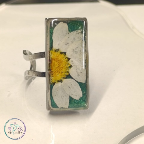 Pierścionek ze stokrotką