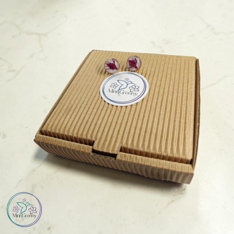 Kolczyki wkrętki z pąkami róży w oprawie w kolorze złota