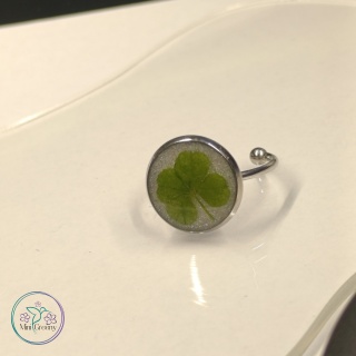 Regulowany pierścionek "Cztery listki szczęścia"