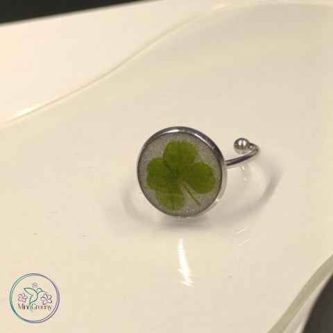 Regulowany pierścionek "Cztery listki szczęścia"