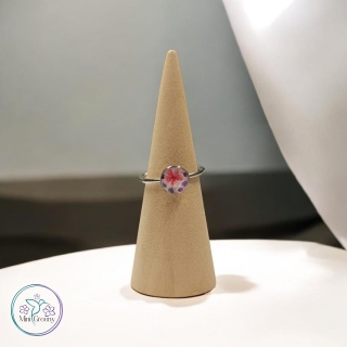 Regulowany pierścionek z fioletowo-różowymi kwiatuszkami