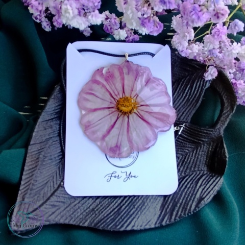 Wisior Różowy Kwiat kosmosu