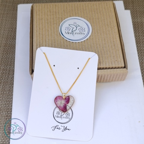 Wisiorek delikatne serce z hortensją