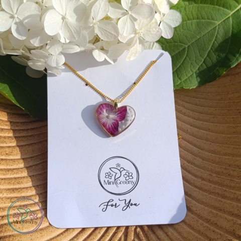 Wisiorek delikatne serce z hortensją